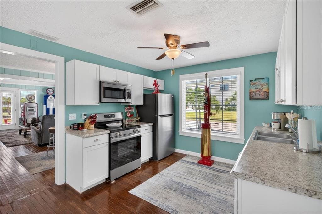 216 SUNRISE DRIVE photo 23