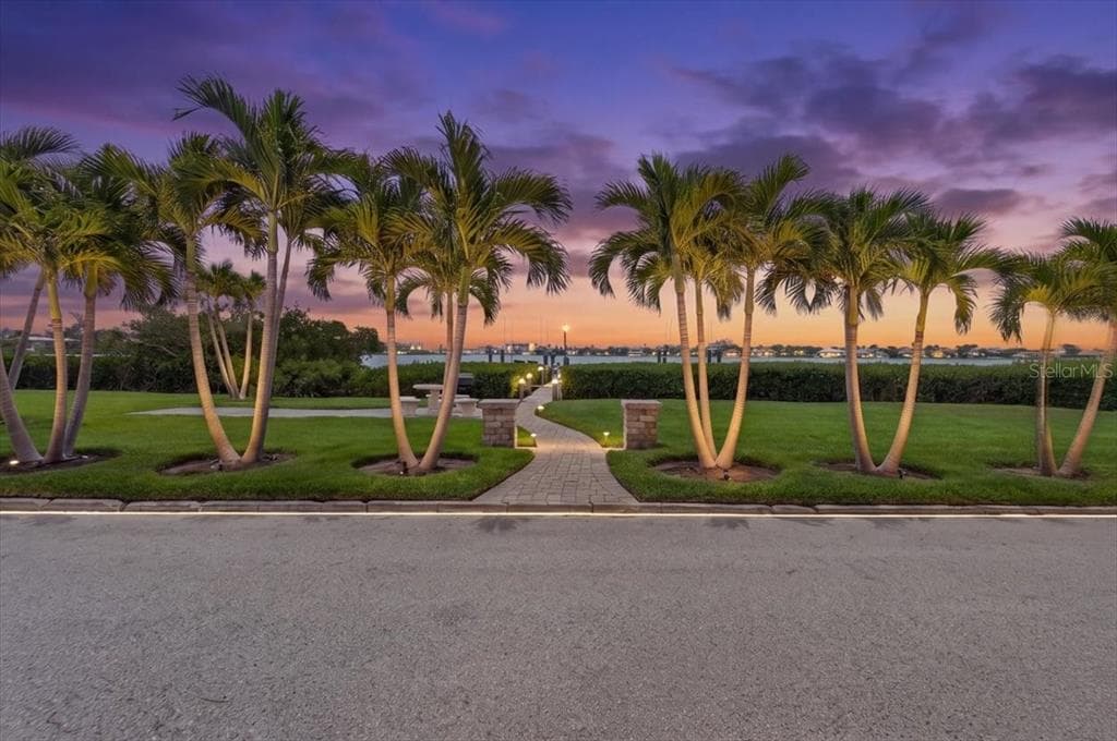 216 SUNRISE DRIVE photo 6