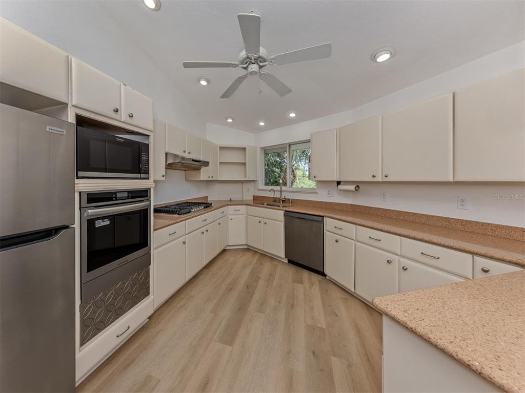 11883 DE LEON DRIVE photo 14