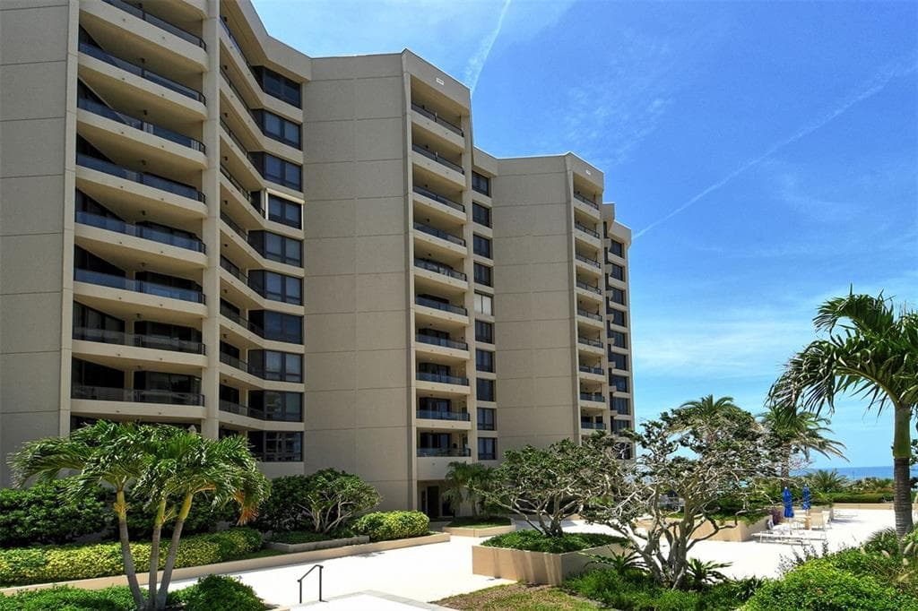 1211 GULF OF MEXICO DRIVE 105 photo 4