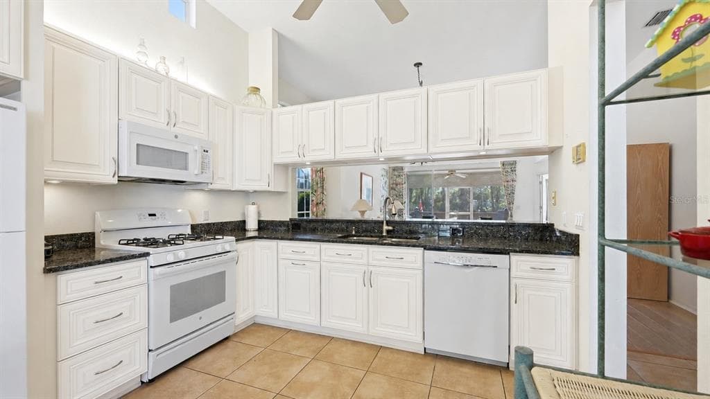 7706 WHITEBRIDGE GLEN photo 13