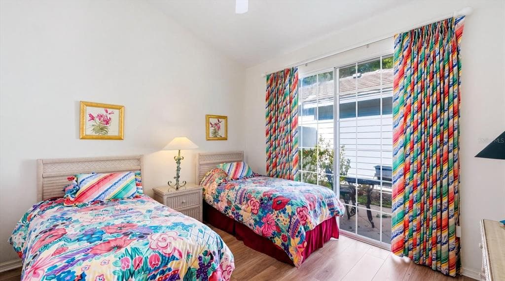 7706 WHITEBRIDGE GLEN photo 24