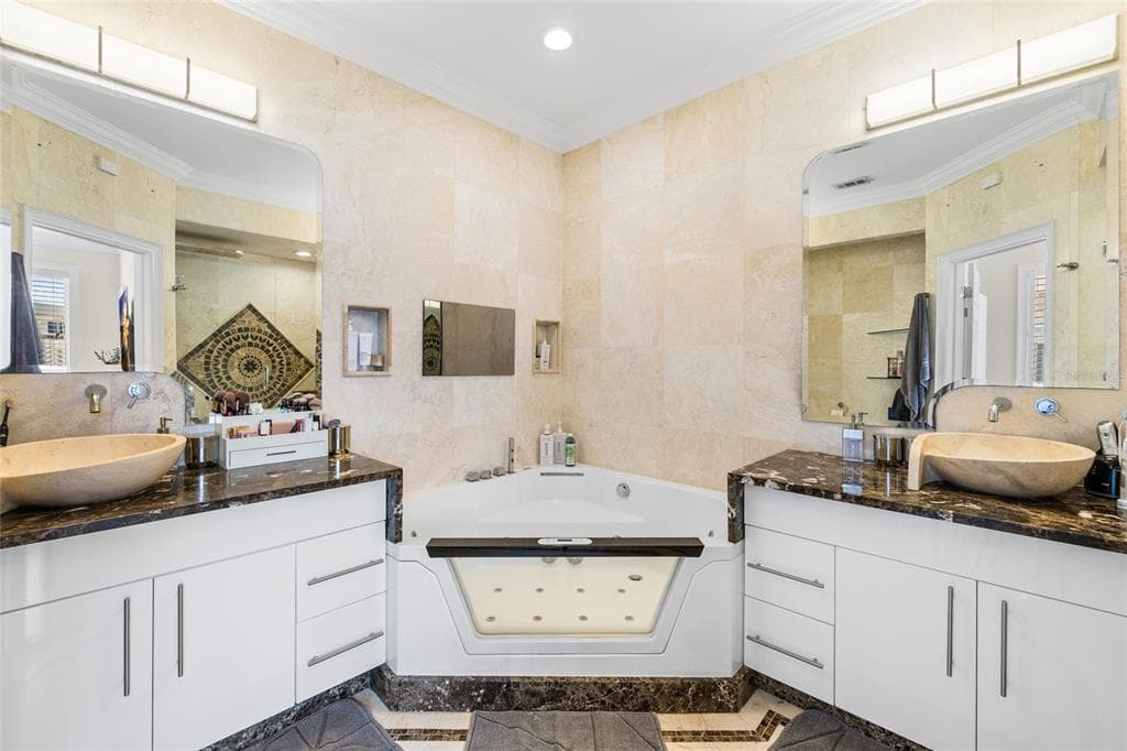 1171 VENETIAN HARBOR DRIVE NE photo 23