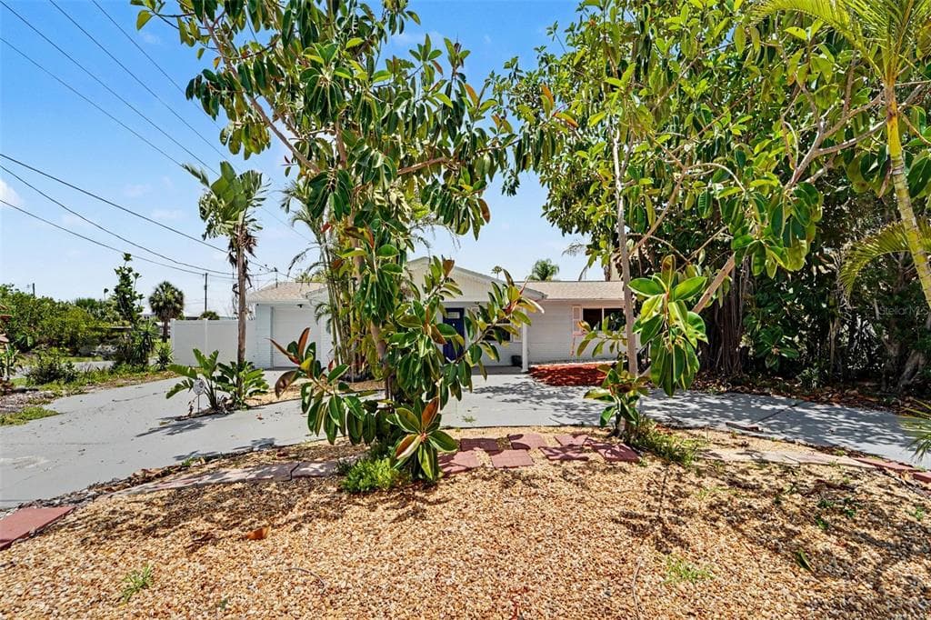 13714 ALLYN DRIVE 3