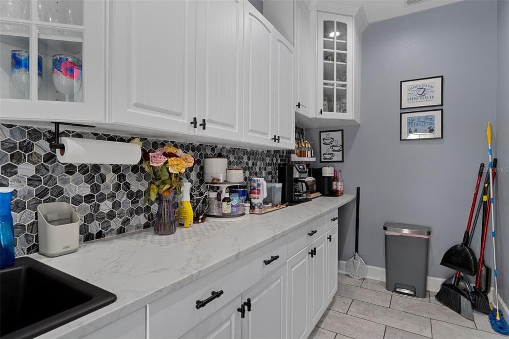 5050 FREEPORT DRIVE photo 23
