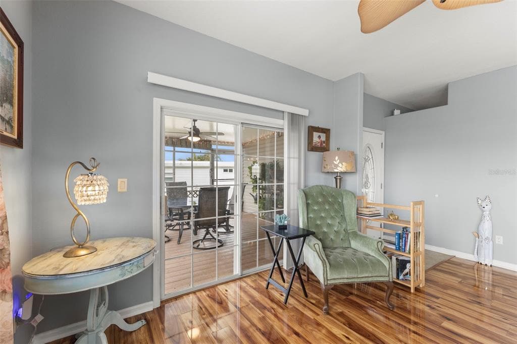 124 AMERICANA COURT NE 214 photo 8