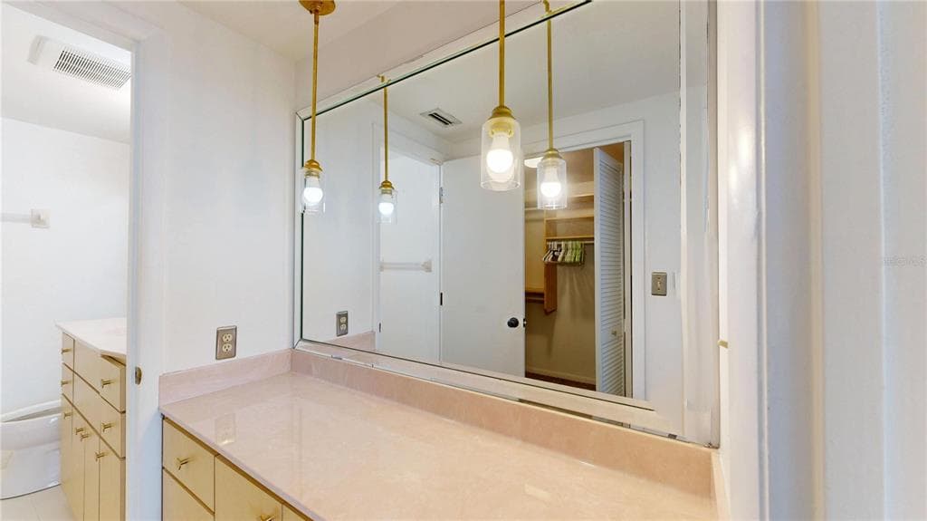 100 PIERCE STREET 601 photo 17