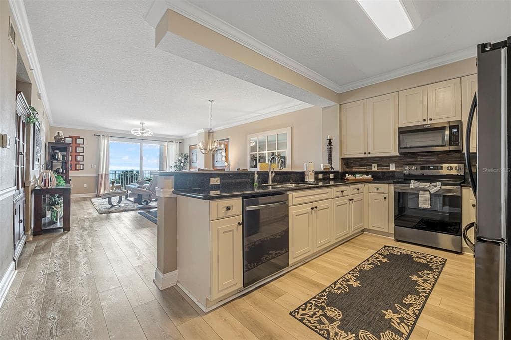 60 SURFVIEW DRIVE 208 photo 2