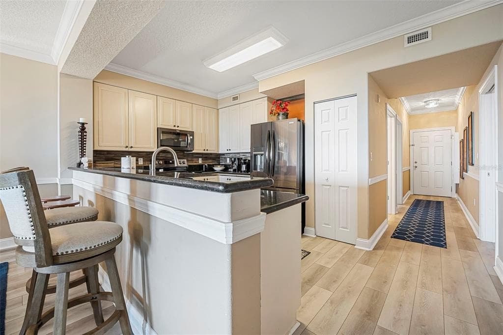 60 SURFVIEW DRIVE 208 photo 22