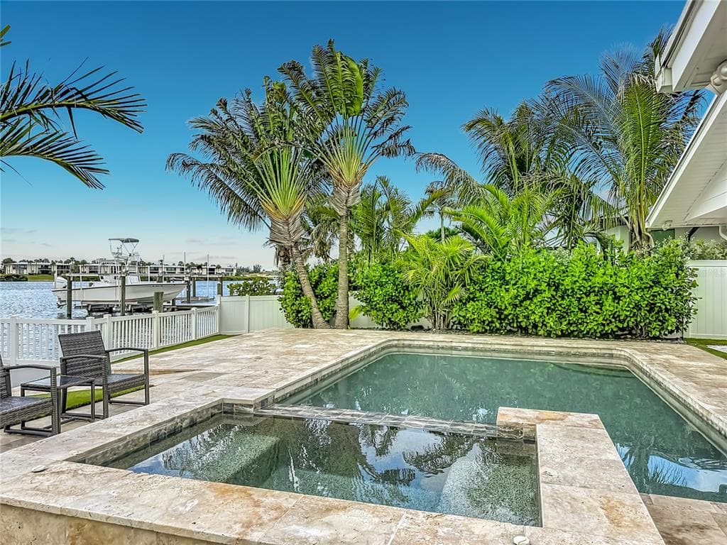 605 KEY ROYALE DRIVE photo 7