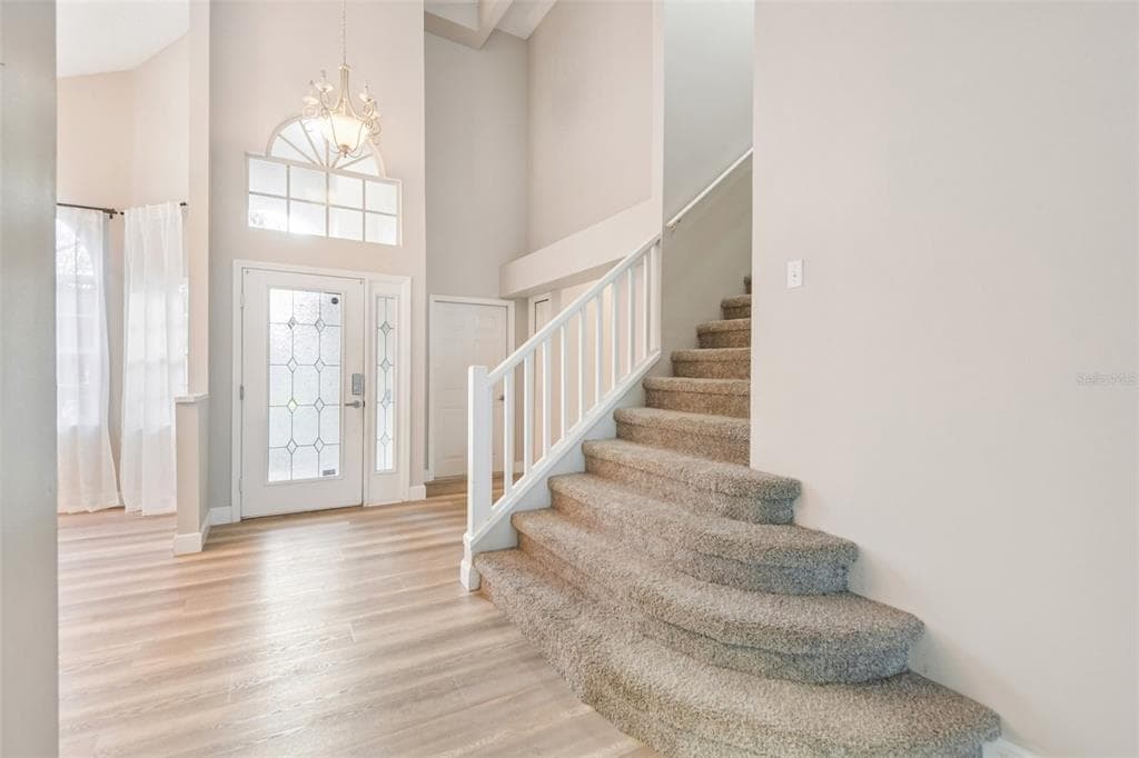 586 KINGSMILL COURT photo 6