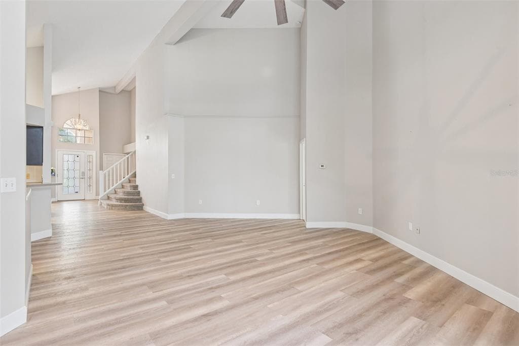 586 KINGSMILL COURT photo 9