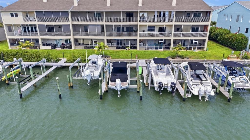 1109 PINELLAS BAYWAY S #103 1