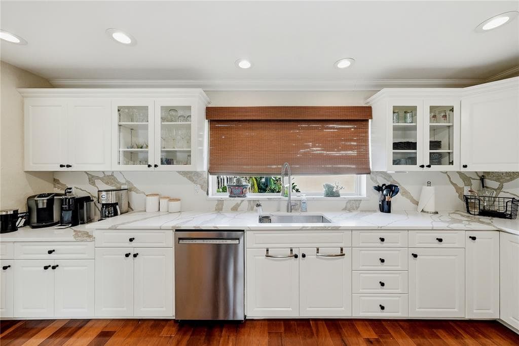 1109 PINELLAS BAYWAY S #103 5