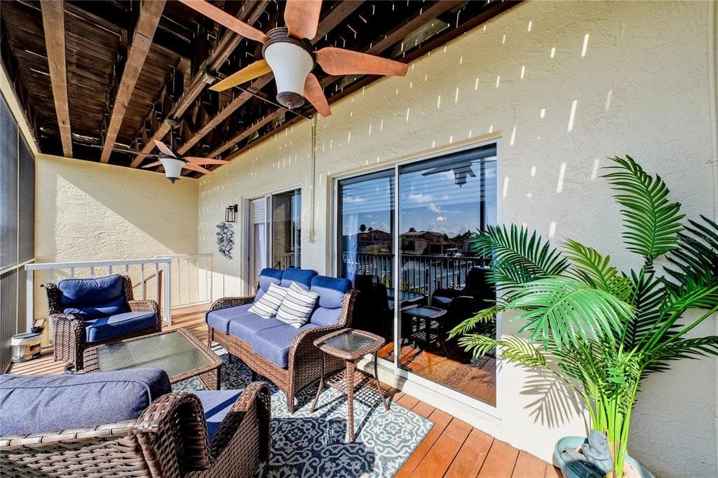 1109 PINELLAS BAYWAY S 103 photo 18