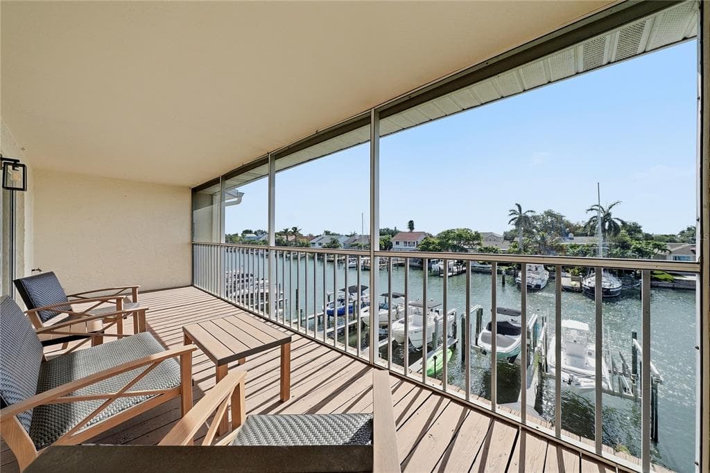 1109 PINELLAS BAYWAY S 103 photo 25