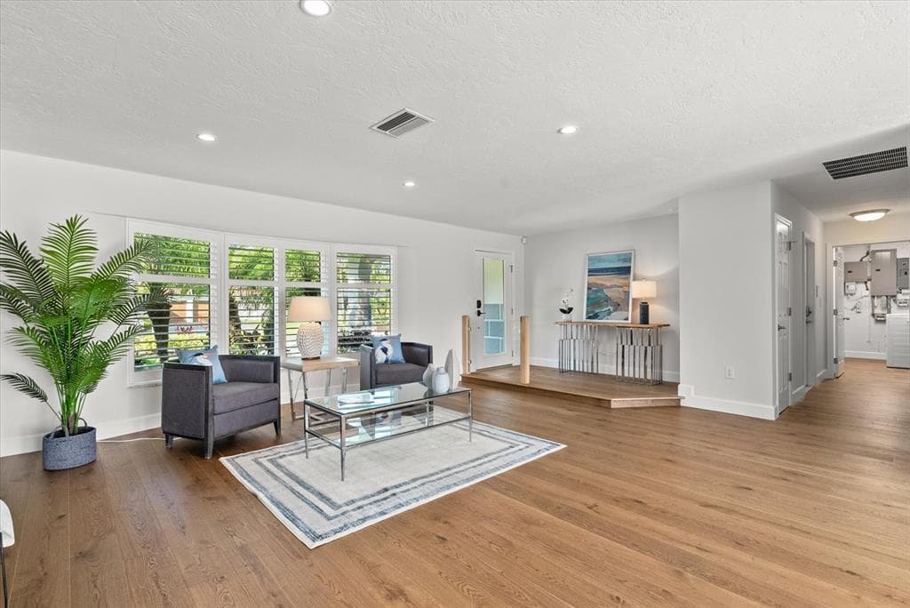 813 IDLEWILD WAY photo 21