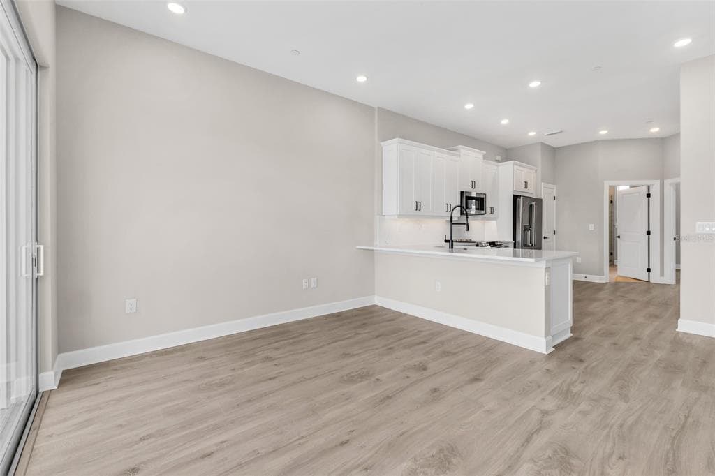 1617 SEAHAVEN DRIVE 504 photo 13