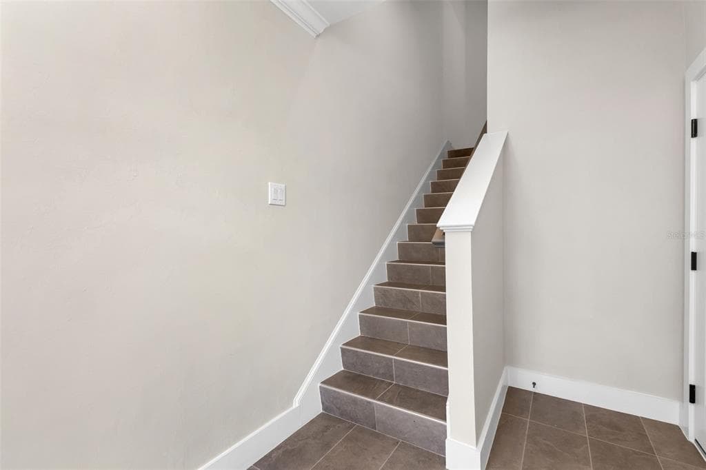 1617 SEAHAVEN DRIVE 504 photo 9