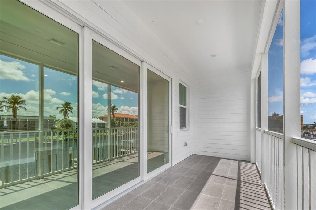 1617 SEAHAVEN DRIVE 504 photo 19