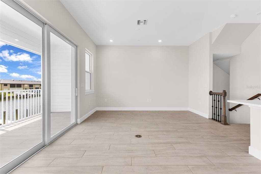 1617 SEAHAVEN DRIVE 506 photo 23