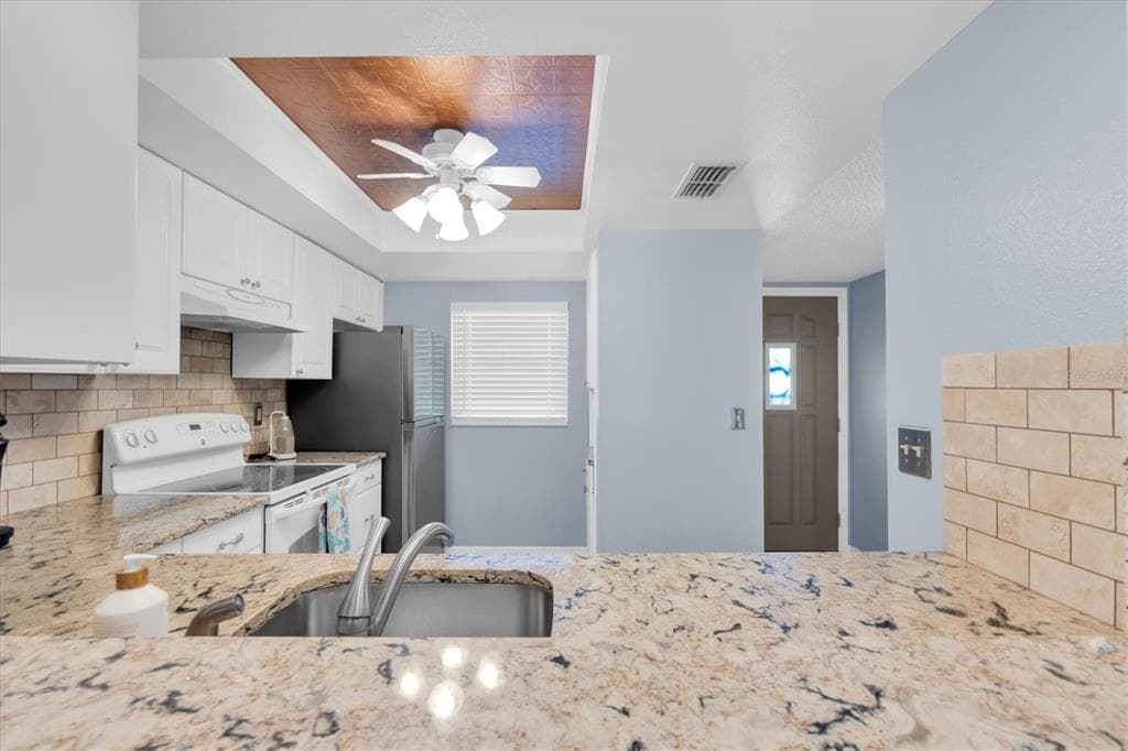 719 PINELLAS BAYWAY S 110 photo 11