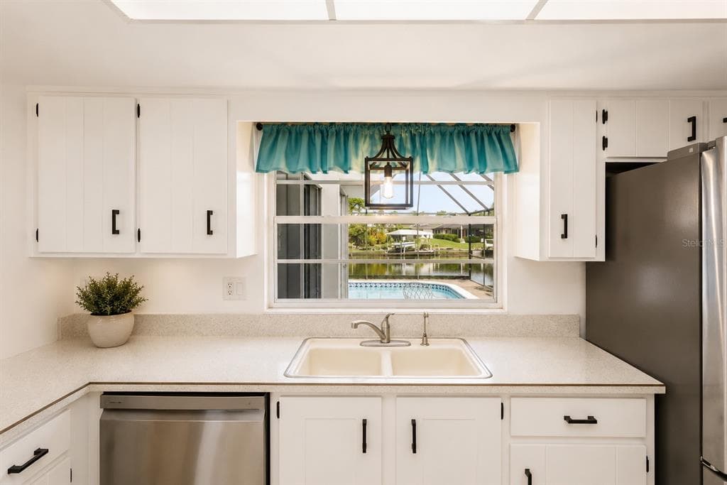 31 FLEMING COURT photo 16
