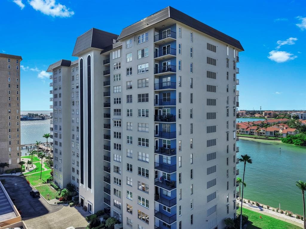 5220 BRITTANY DRIVE S #1501 2