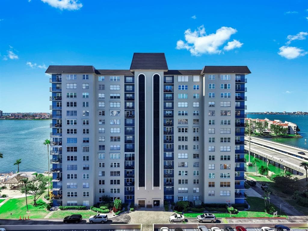 5220 BRITTANY DRIVE S #1501 1
