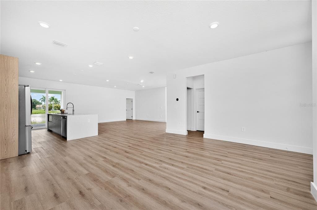203 REDWOOD ROAD photo 10