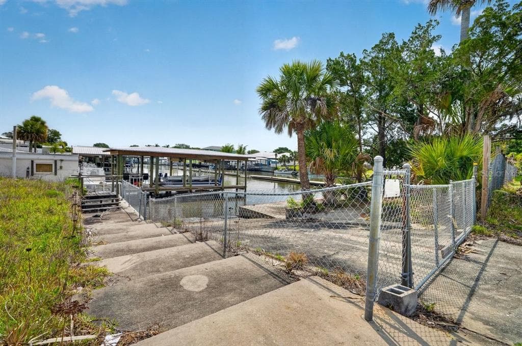 124 RANDLE AVENUE photo 17