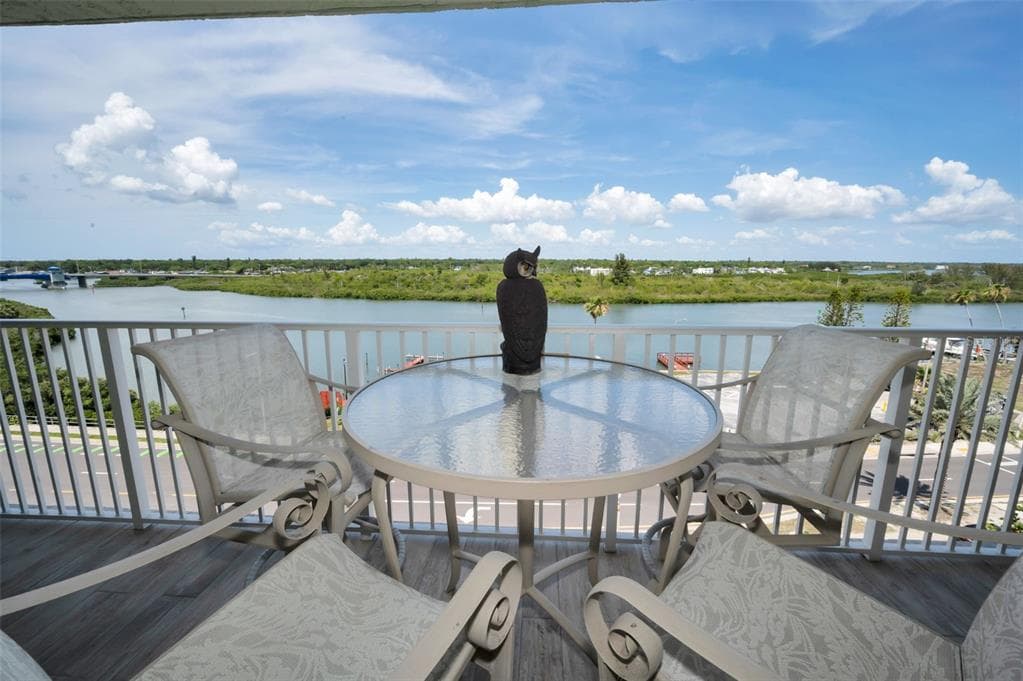 18610 GULF BOULEVARD #610 2