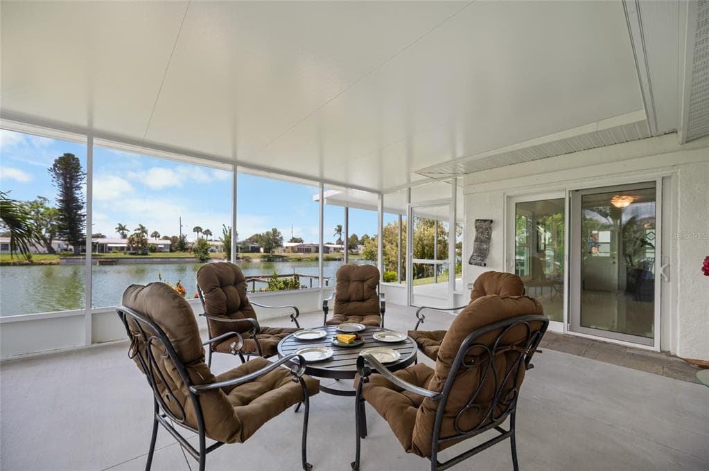524 S NEPONSIT DRIVE 1