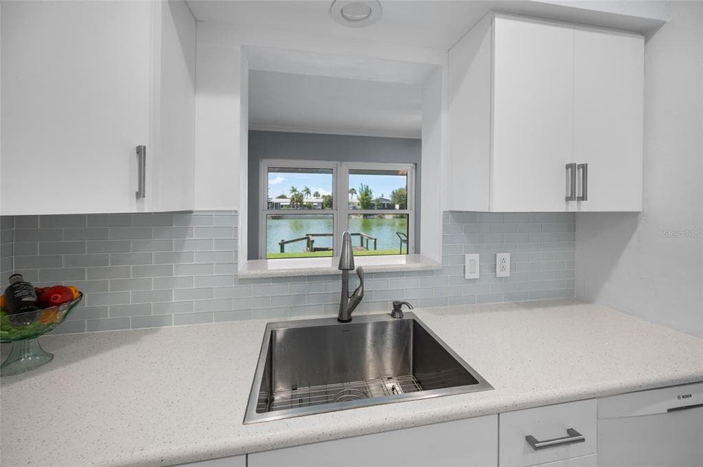 524 S NEPONSIT DRIVE 4