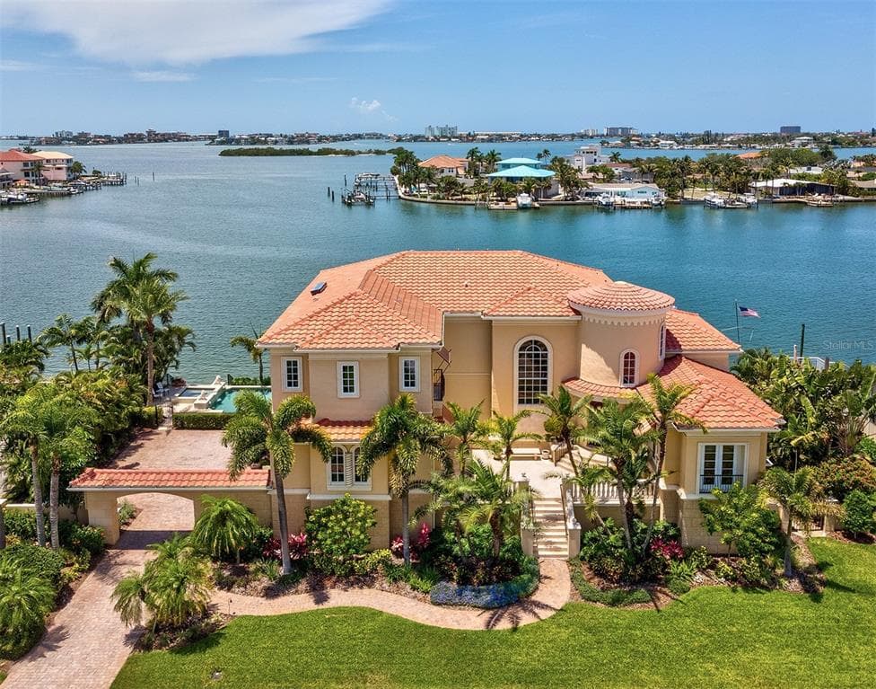 6224 PASADENA POINT BOULEVARD 1