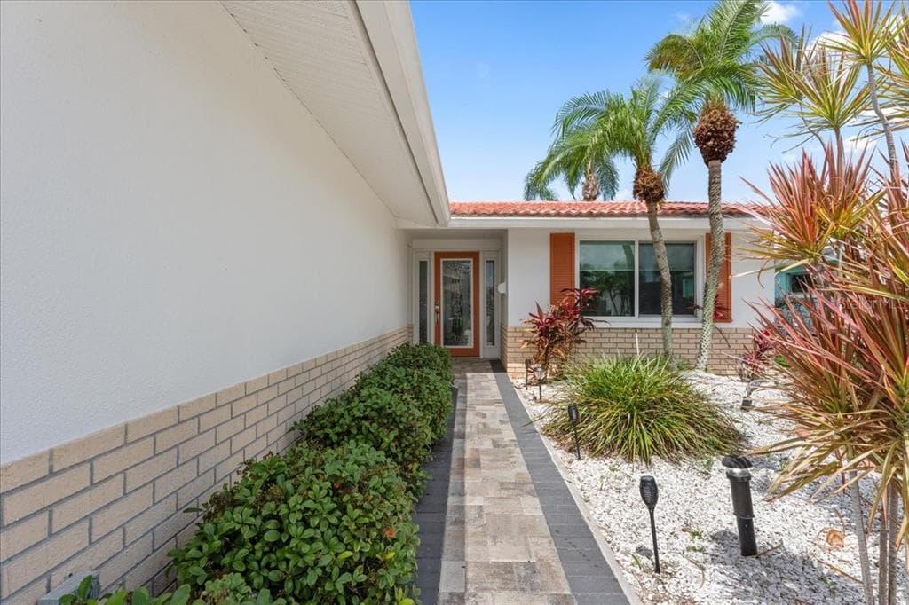 4951 POMPANO DRIVE 4