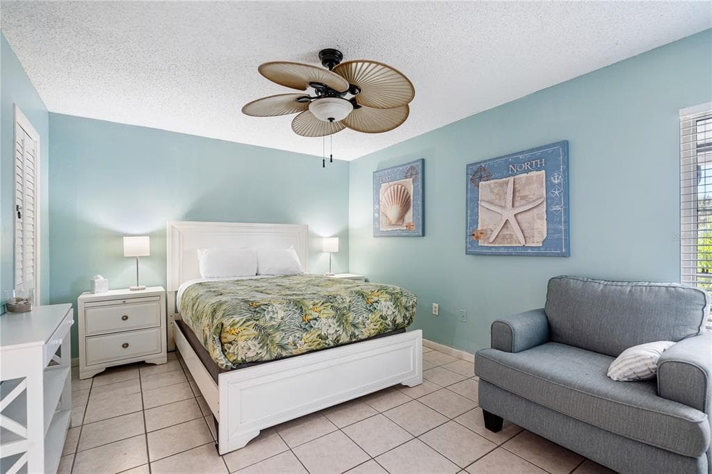230 MEDALLION BOULEVARD E photo 12