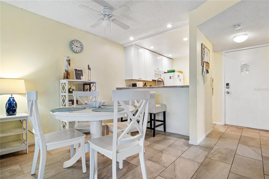 230 MEDALLION BOULEVARD E photo 7