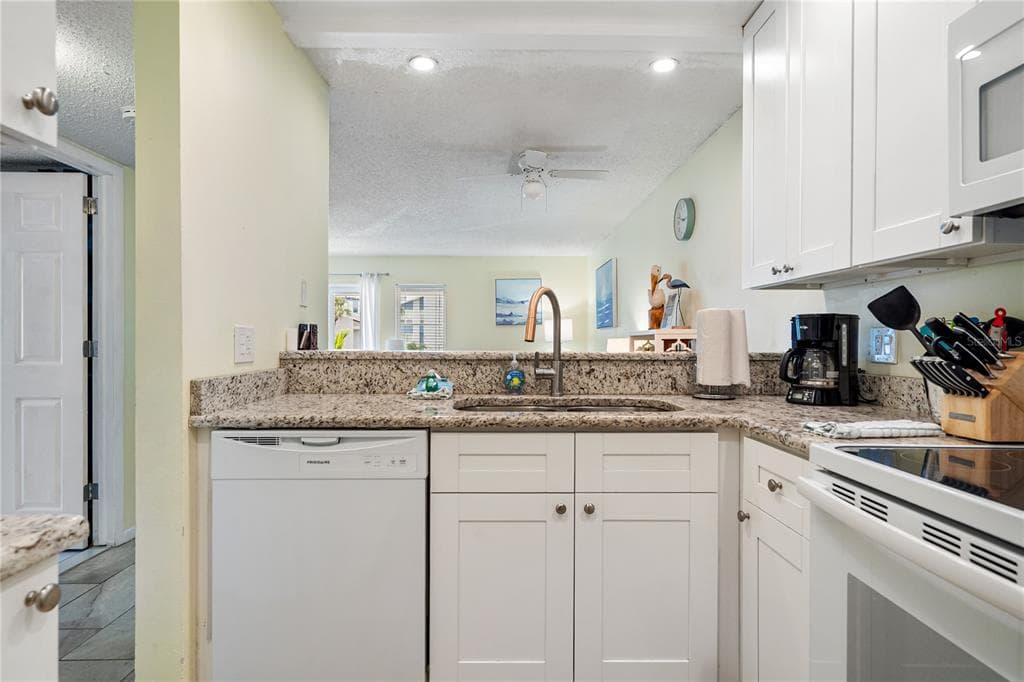 230 MEDALLION BOULEVARD E photo 10