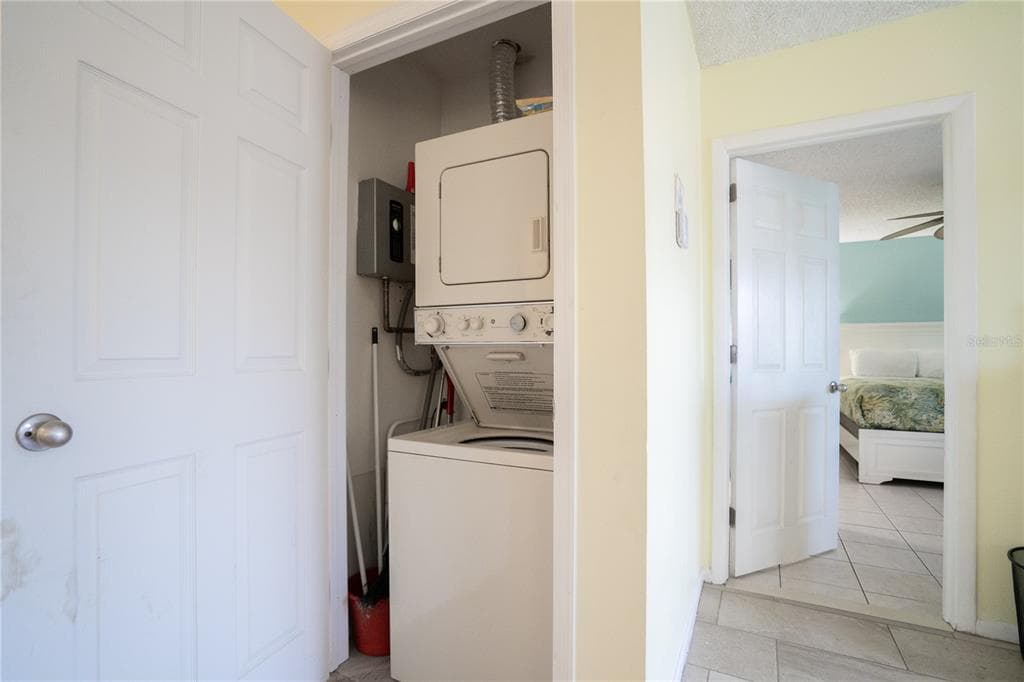 230 MEDALLION BOULEVARD E photo 19