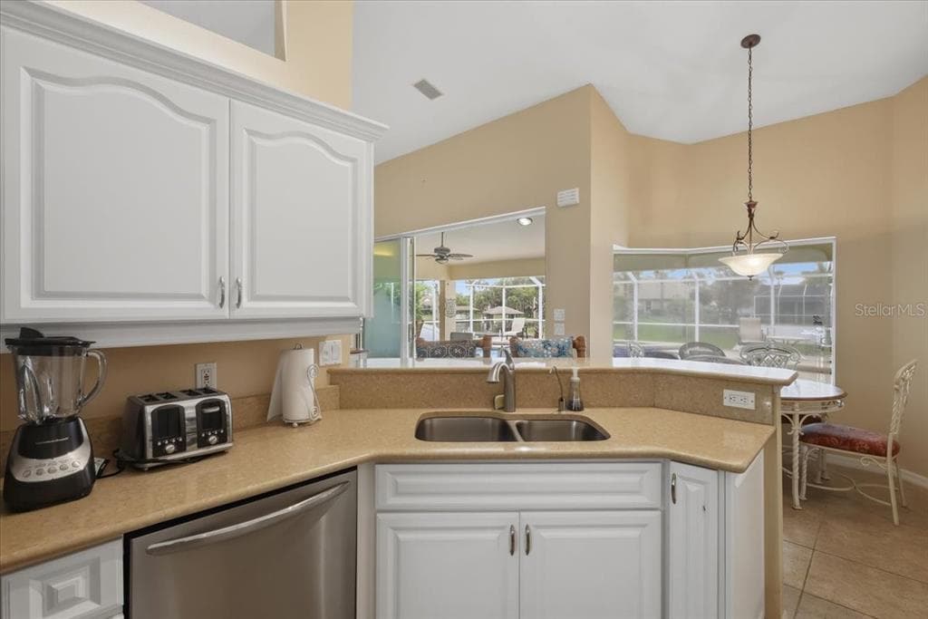 36 CLOVERDALE COURT N 5