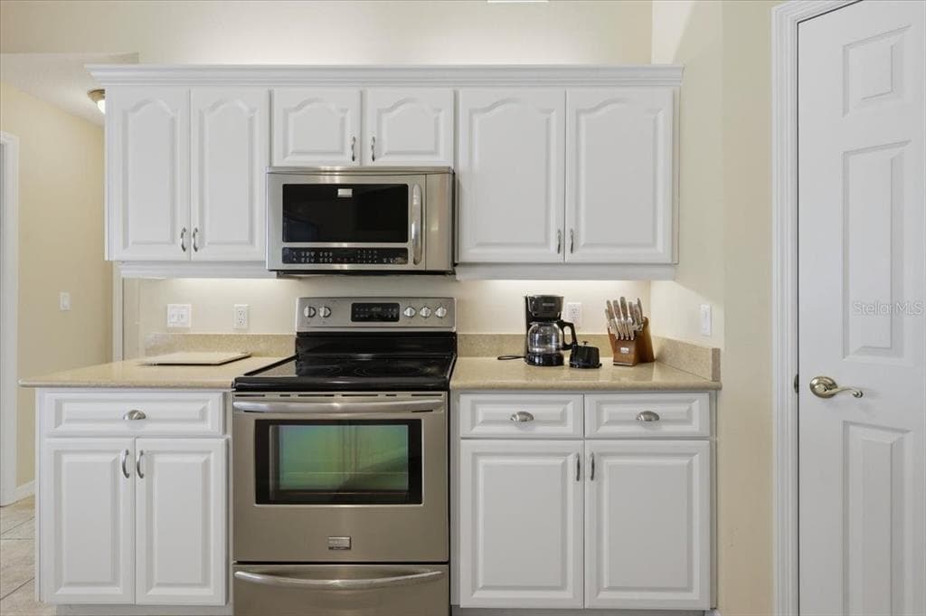 36 CLOVERDALE COURT N photo 8