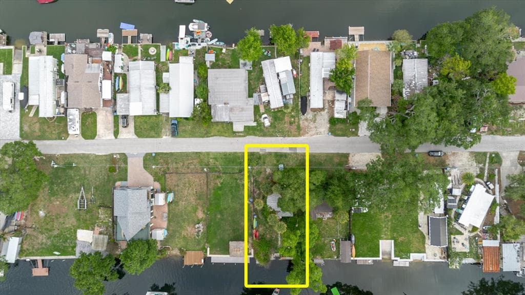 5323 CIRCLE DRIVE photo 13