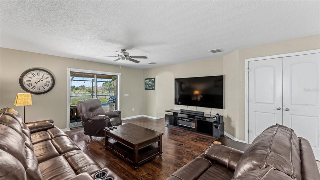 2121 GENEVA DRIVE photo 13
