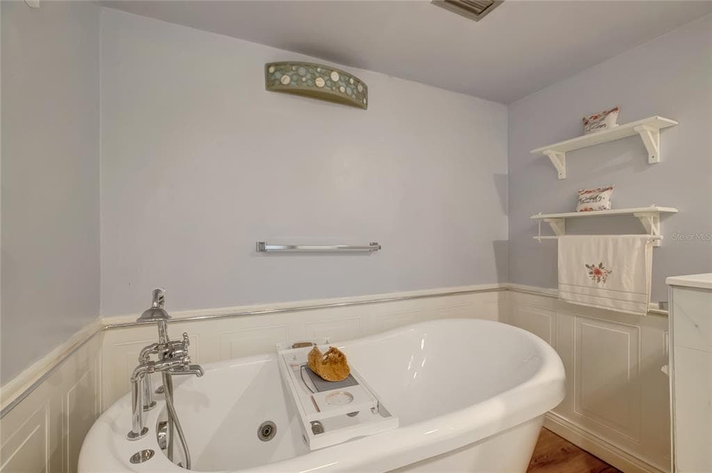 1581 GULF BOULEVARD 302N photo 25