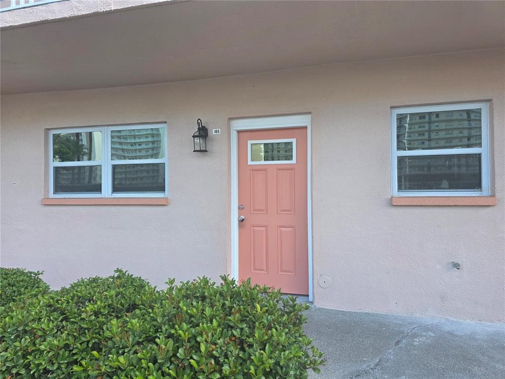 6025 SHORE BOULEVARD S 105 photo 2