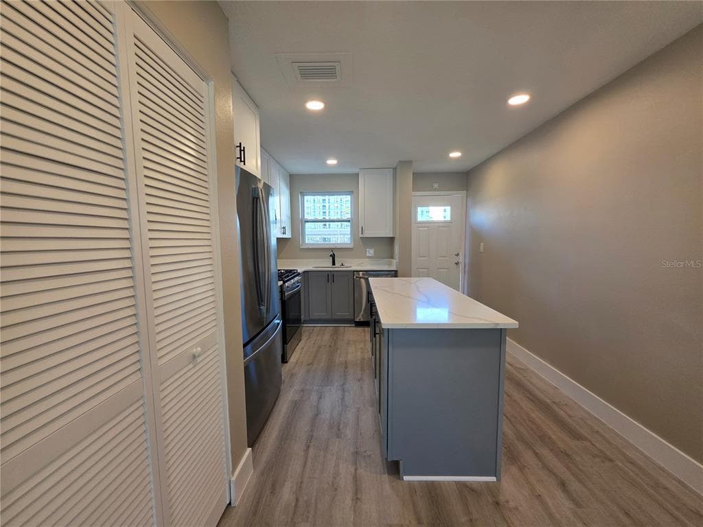 6025 SHORE BOULEVARD S 105 photo 5