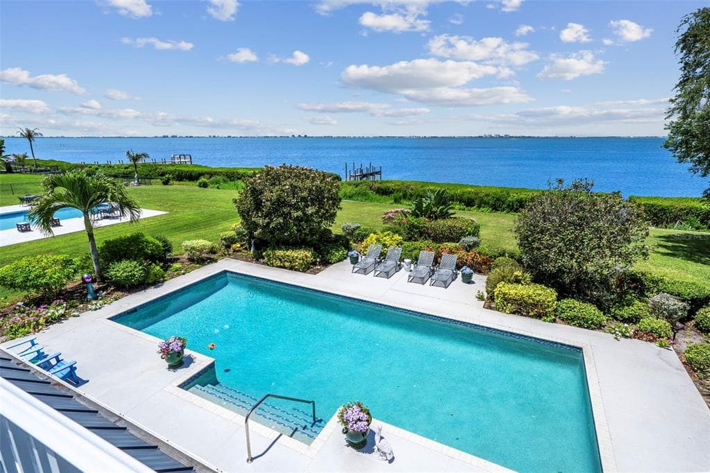 8152 LONGBAY BOULEVARD photo 2