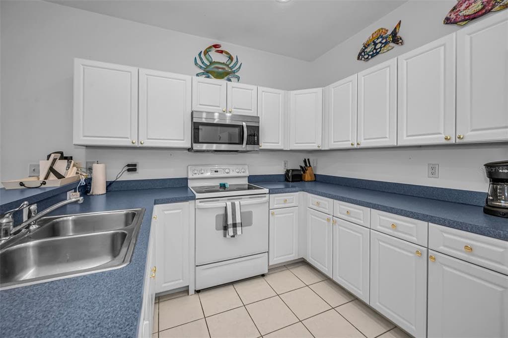 19829 GULF BOULEVARD 501 photo 12