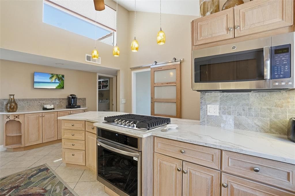 25188 MARION AVENUE 10 photo 15